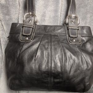 Vintage Y2K Coach Black Leather Pleated Shoulder Tote with Contrast Stitching